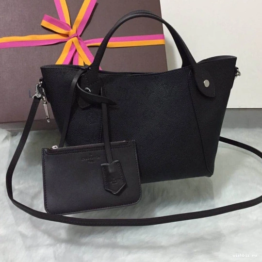 WIS LOUIS VUITTON HINA PM 1126